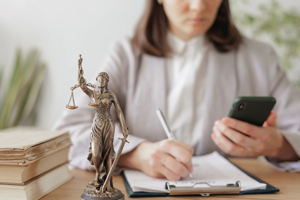 La rétention d'un document notarié pour motif sérieux : enjeux et implications juridiques